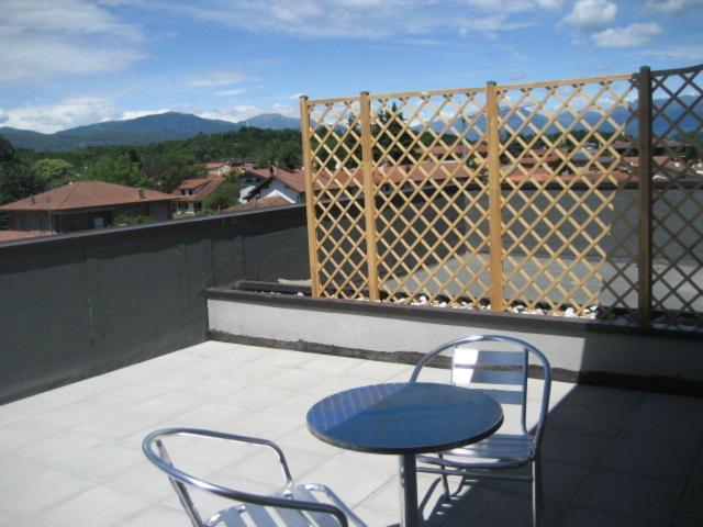 Residence Sport & Benessere Brebbia Bagian luar foto