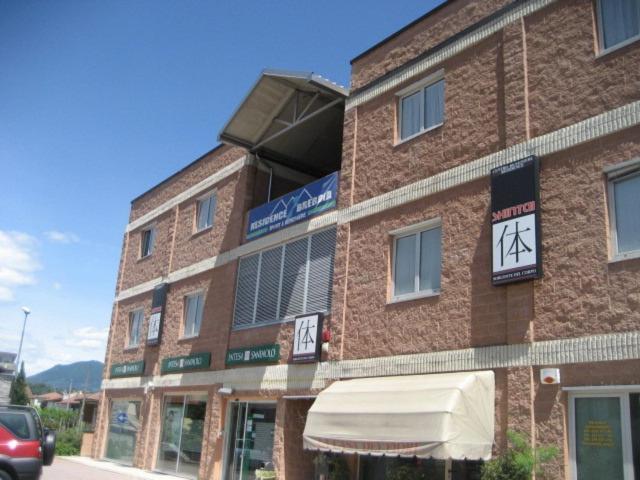 Residence Sport & Benessere Brebbia Bagian luar foto