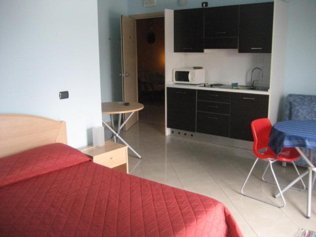 Residence Sport & Benessere Brebbia Bagian luar foto