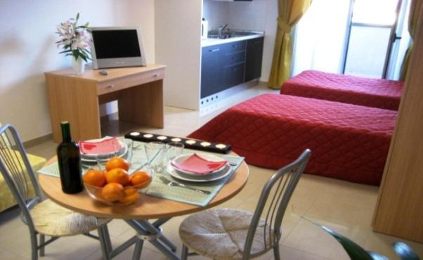 Residence Sport & Benessere Brebbia Bagian luar foto