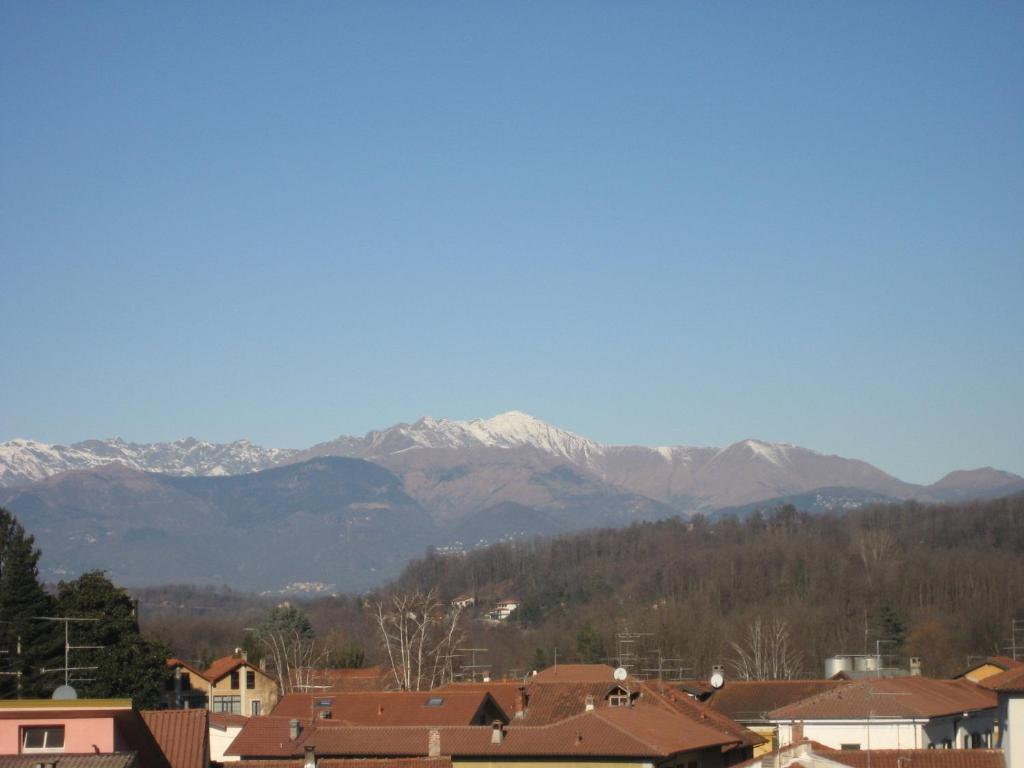 Residence Sport & Benessere Brebbia Bagian luar foto